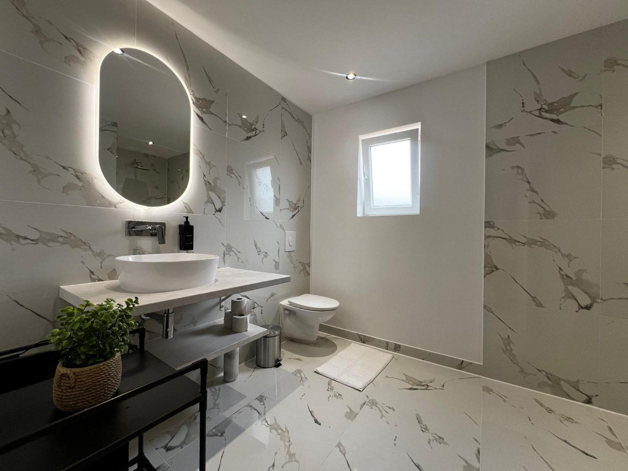 105 Quadratmeter Apartment, Parkplatz, Kinderfreundlich, 6 Personen, Wifi, Vollausgestattete Kueche, 크림미트샤우 외부 사진