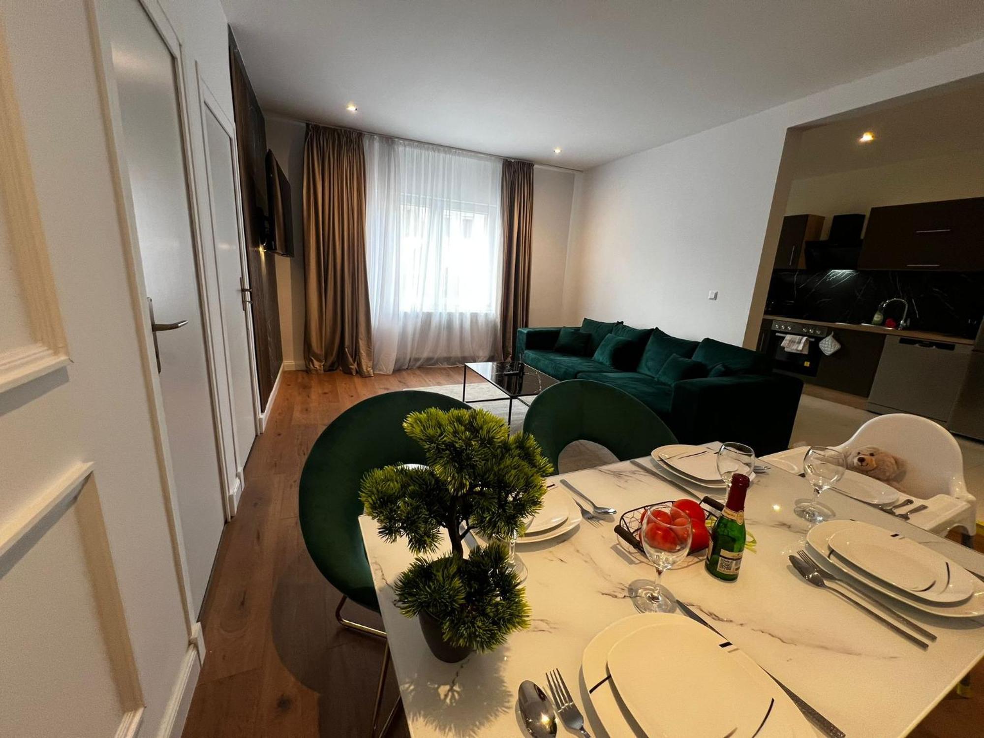 105 Quadratmeter Apartment, Parkplatz, Kinderfreundlich, 6 Personen, Wifi, Vollausgestattete Kueche, 크림미트샤우 외부 사진